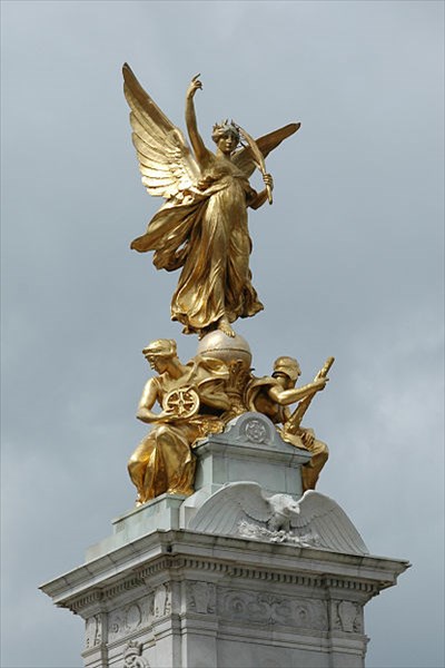 020-Монумент королевы Виктории, верх